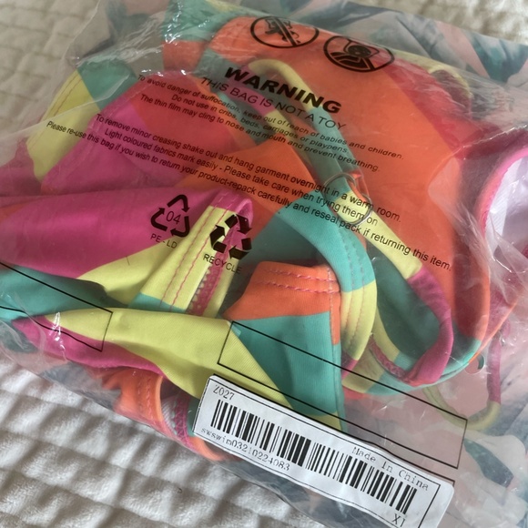 SHEIN MULTI COLOR STRIPED 2 PC BIKINI SIZE XL NEW - Picture 10 of 10